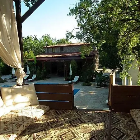 Sleeps 6 Pool Air Con 别墅 *