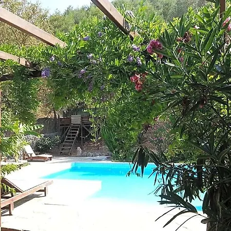 Sleeps 6 Pool Air Con 别墅